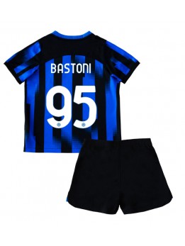 Billige Inter Milan Alessandro Bastoni #95 Hjemmedraktsett Barn 2023-24 Kortermet (+ Korte bukser)